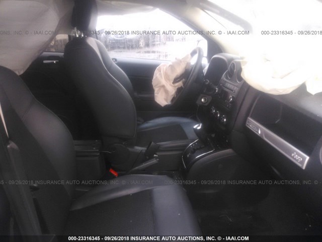 1C4NJCBA3FD126137 - 2015 JEEP COMPASS SPORT BLACK photo 5