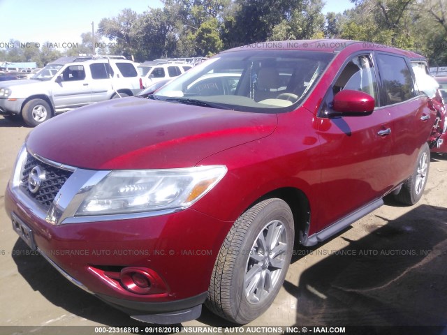 5N1AR2MM4DC608655 - 2013 NISSAN PATHFINDER S/SV/SL/PLATINUM RED photo 2