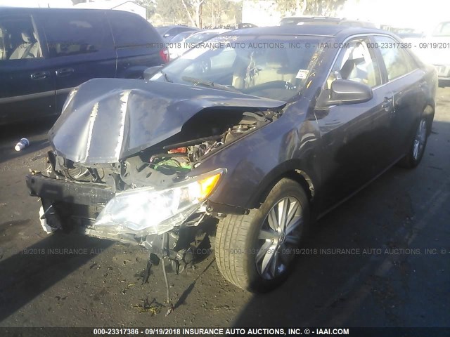 4T4BF1FK9DR280717 - 2013 TOYOTA CAMRY L/SE/LE/XLE GRAY photo 2