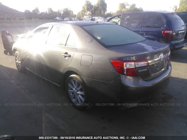 4T4BF1FK9DR280717 - 2013 TOYOTA CAMRY L/SE/LE/XLE GRAY photo 3