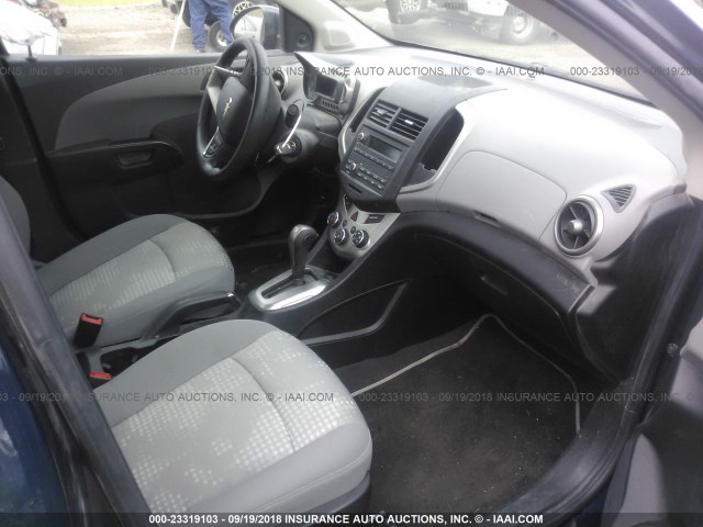 1G1JA5SH0F4170936 - 2015 CHEVROLET SONIC LS 蓝色 照片 5