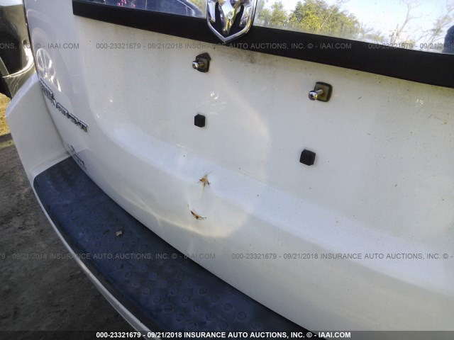 2D8HN54P48R655239 - 2008 DODGE GRAND CARAVAN SXT WHITE photo 6