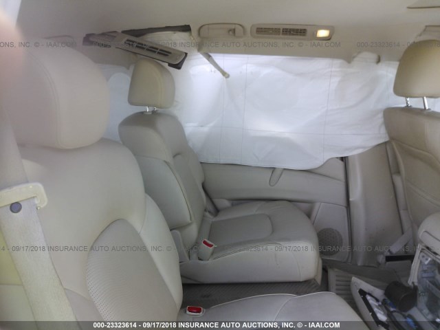 JN8AZ2NF6F9572394 - 2015 INFINITI QX80 SILVER photo 8