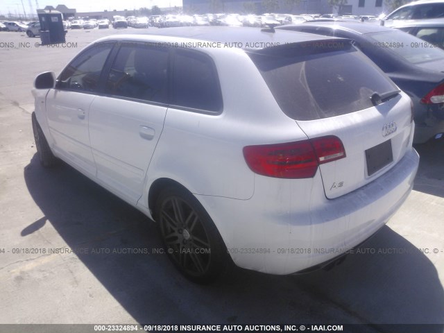 WAUHF78PX9A018196 - 2009 AUDI A3 2.0T WHITE photo 3