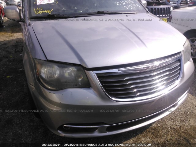 2C4RC1HG9ER232258 - 2014 CHRYSLER TOWN & COUNTRY S SILVER photo 6