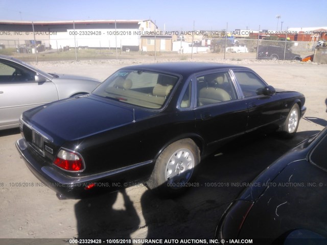 SAJHX1243WC813166 - 1998 JAGUAR XJ8 BLACK photo 4