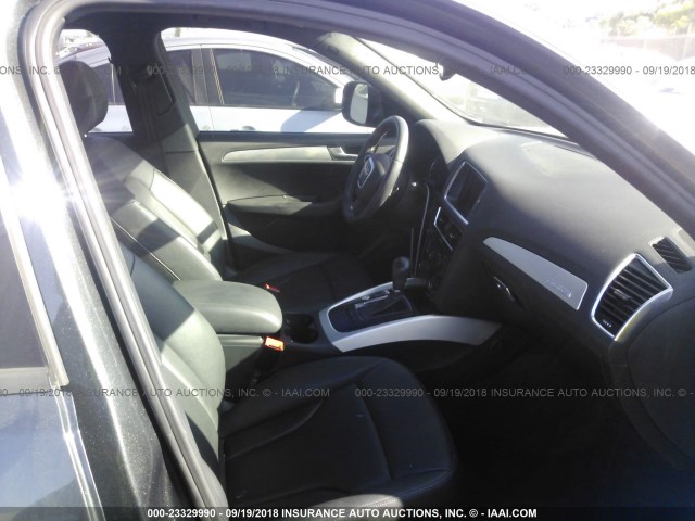 WA1DKAFP5CA102666 - 2012 AUDI Q5 PREMIUM PLUS GRAY photo 5