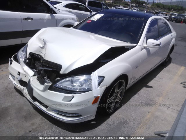 WDDNG7DB9CA470957 - 2012 MERCEDES-BENZ S 550 WHITE photo 2