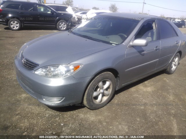 4T1BE30KX6U669578 - 2006 TOYOTA CAMRY LE/XLE/SE SILVER photo 2