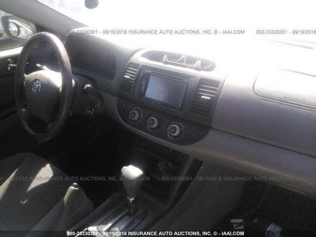 4T1BE30KX6U669578 - 2006 TOYOTA CAMRY LE/XLE/SE SILVER photo 5