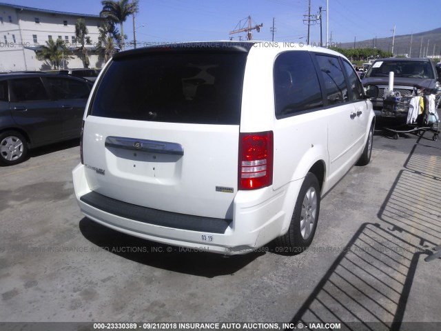 2A8HR44H28R721737 - 2008 CHRYSLER TOWN & COUNTRY LX WHITE photo 4