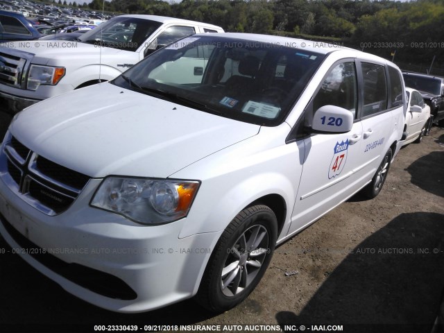 2C4RDGBG2FR691349 - 2015 DODGE GRAND CARAVAN SE WHITE photo 2