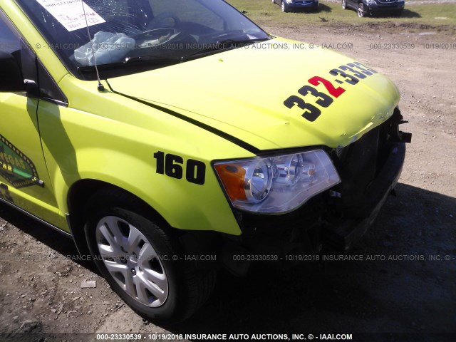 2C4RDGBG3ER130785 - 2014 DODGE GRAND CARAVAN SE GREEN photo 6