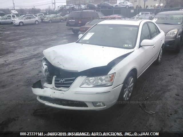 5NPEU46C19H569345 - 2009 HYUNDAI SONATA SE/LIMITED WHITE photo 2