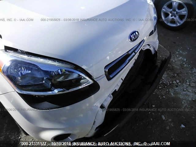 KNDJT2A61D7526094 - 2013 KIA SOUL +/!/SPORT WHITE photo 6