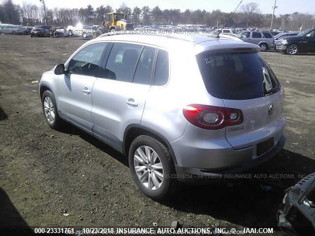 WVGBV7AX0AW510180 - 2010 VOLKSWAGEN TIGUAN SE/SEL SILVER photo 3