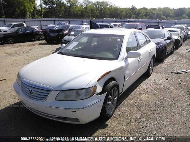 KMHFC46F06A120447 - 2006 HYUNDAI AZERA SE/LIMITED CREAM photo 2