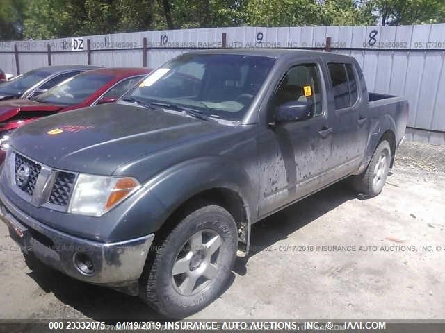 1N6AD07W07C432838 - 2007 NISSAN FRONTIER CREW CAB LE/SE/OFF ROAD GRAY photo 2