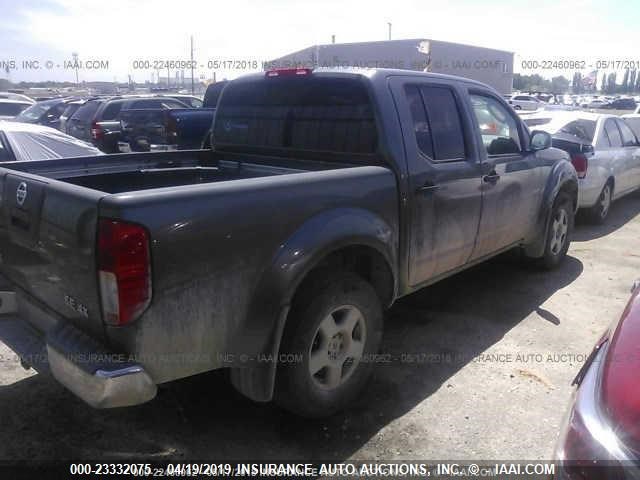 1N6AD07W07C432838 - 2007 NISSAN FRONTIER CREW CAB LE/SE/OFF ROAD GRAY photo 4