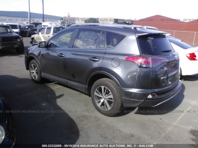 JTMWFREV3JJ730935 - 2018 TOYOTA RAV4 ADVENTURE/XLE GRAY photo 3