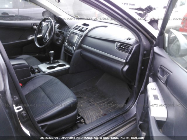 4T1BF1FK4EU462871 - 2014 TOYOTA CAMRY L/SE/LE/XLE Boz foto 5