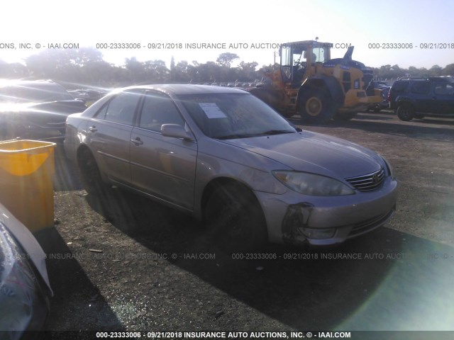 4T1BE32K65U545884 - 2005 TOYOTA CAMRY LE/XLE/SE GOLD photo 1