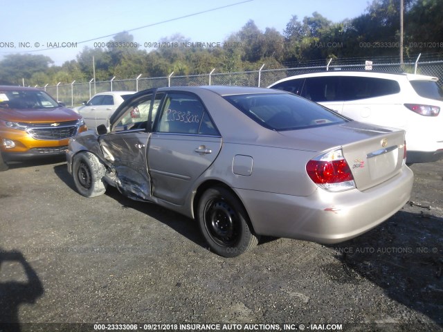 4T1BE32K65U545884 - 2005 TOYOTA CAMRY LE/XLE/SE GOLD photo 3