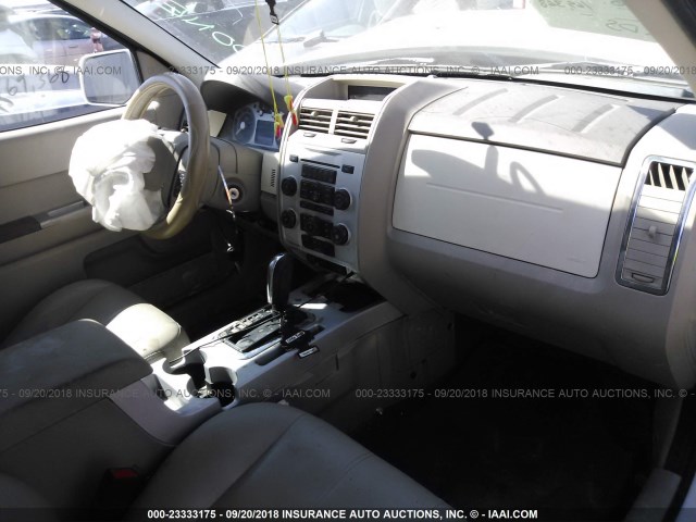 4M2CU971X8KJ39633 - 2008 MERCURY MARINER PREMIER WHITE photo 5