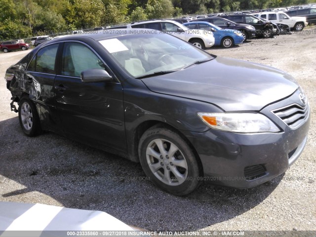 4T4BF3EK8BR141852 - 2011 TOYOTA CAMRY SE/LE/XLE GRAY photo 1