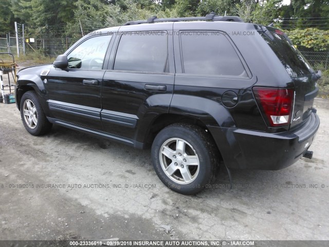 1J4HR48N25C691449 - 2005 JEEP GRAND CHEROKEE LAREDO/COLUMBIA/FREEDOM შავი ფოტო 3