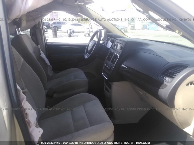 2C4RDGBG9FR512837 - 2015 DODGE GRAND CARAVAN SE TAN photo 5