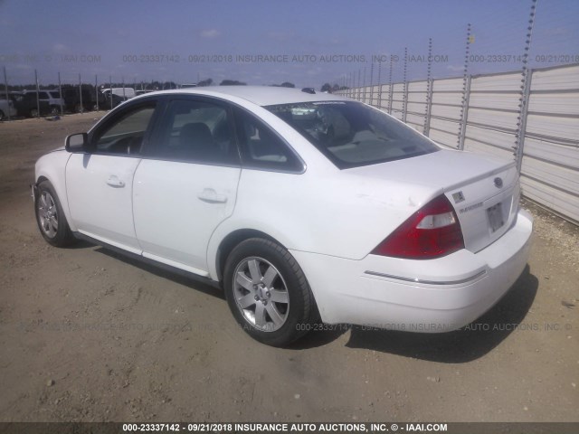 1FAHP24197G117855 - 2007 FORD FIVE HUNDRED SEL WHITE photo 3