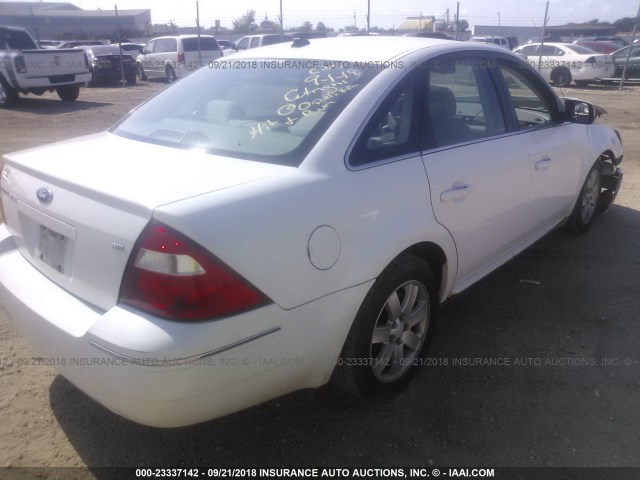 1FAHP24197G117855 - 2007 FORD FIVE HUNDRED SEL WHITE photo 4