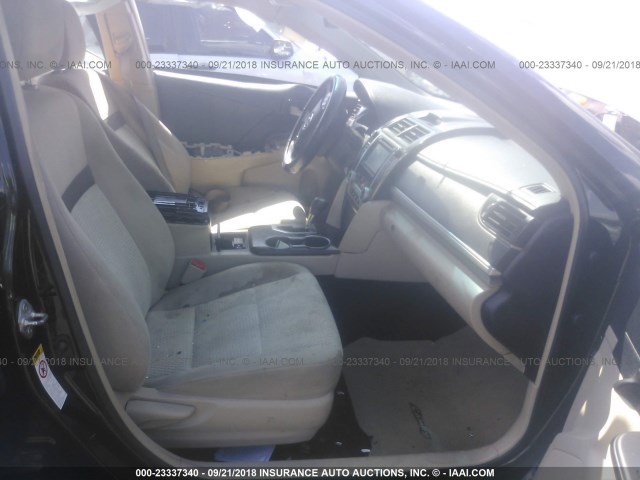 4T1BF1FK5DU230228 - 2013 TOYOTA CAMRY L/SE/LE/XLE BLACK photo 5