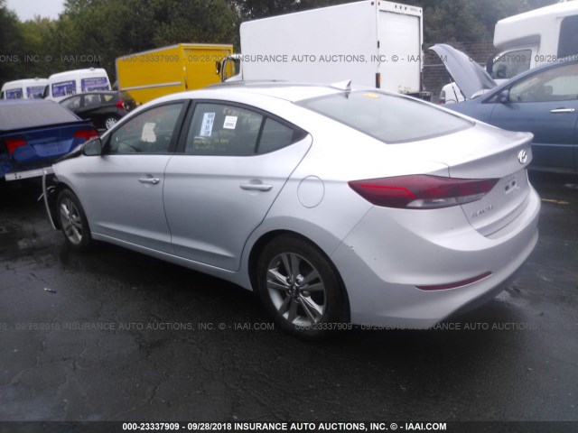 KMHD84LF3HU223991 - 2017 HYUNDAI ELANTRA SE/VALUE/LIMITED SILVER photo 3