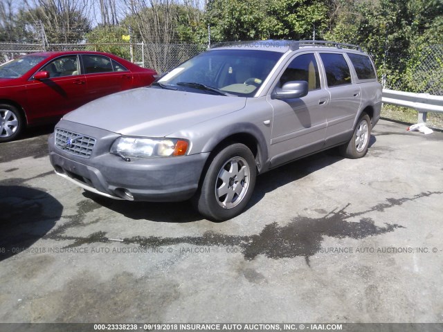 YV1SZ58D211032649 - 2001 VOLVO V70 XC Champagne photo 2