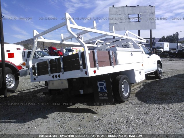 1GB4CYCG5HF163384 - 2017 CHEVROLET SILVERADO 3500 C3500 WHITE photo 4