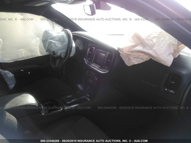 2C3CDXBG6HH609528 - 2017 DODGE CHARGER SE RED photo 5