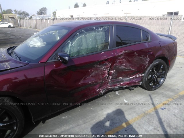 2C3CDXBG6HH609528 - 2017 DODGE CHARGER SE RED photo 6