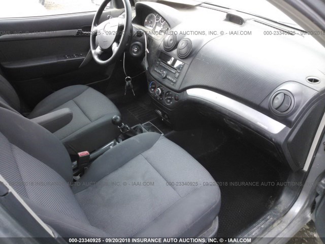 KL1TD5DE3AB072800 - 2010 CHEVROLET AVEO LS/LT GRAY photo 5