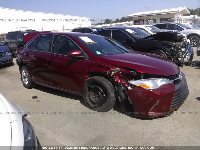 4T1BF1FK4GU501395 - 2016 TOYOTA CAMRY LE/XLE/SE/XSE RED photo 1