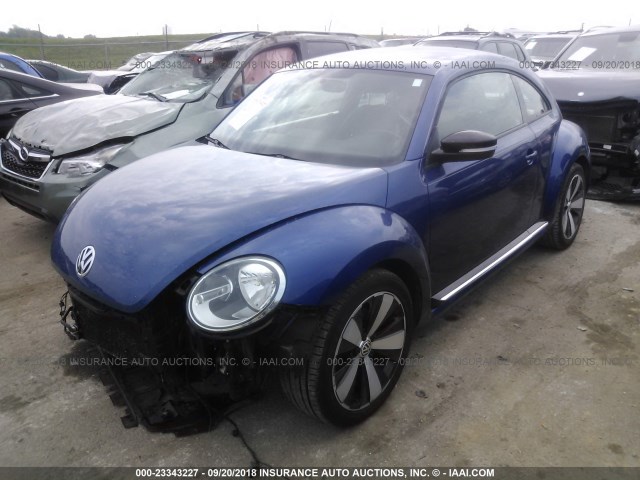 3VWVA7AT0CM630135 - 2012 VOLKSWAGEN BEETLE TURBO BLUE photo 2