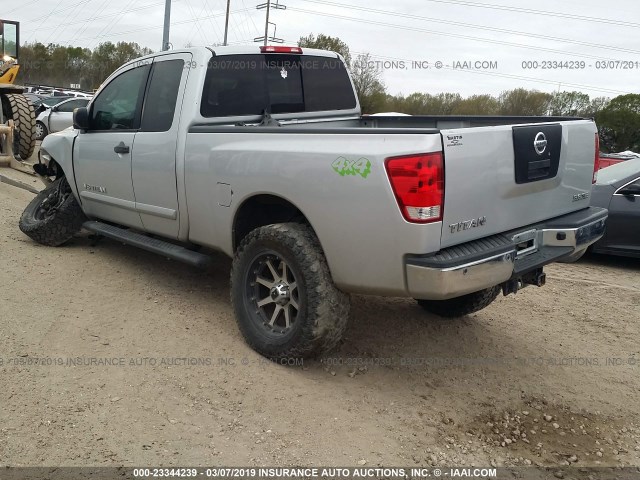 1N6AA0CC8AN324256 - 2010 NISSAN TITAN XE/SE/LE/PRO-4X SILVER photo 3