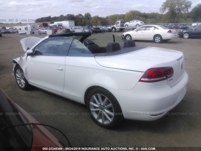 WVWBW7AH1CV000388 - 2012 VOLKSWAGEN EOS KOMFORT WHITE photo 3