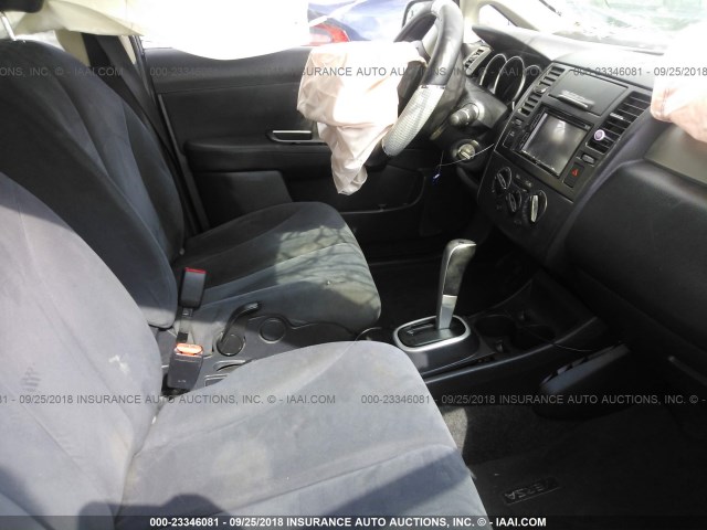 3N1BC11E18L450970 - 2008 NISSAN VERSA S/SL SILVER photo 5