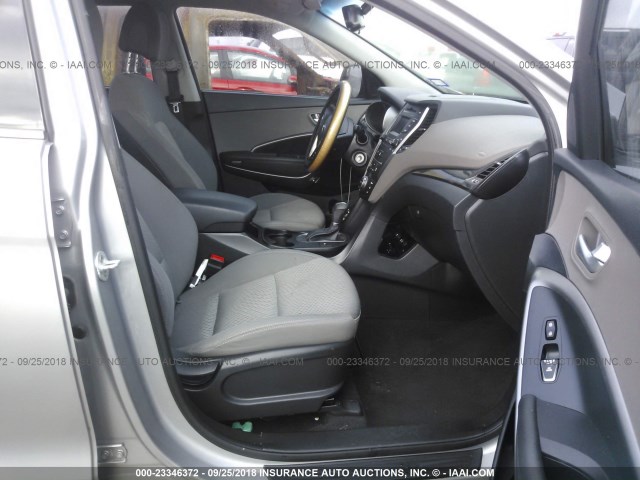 KM8SM4HF2GU163423 - 2016 HYUNDAI SANTA FE SE SILVER photo 5