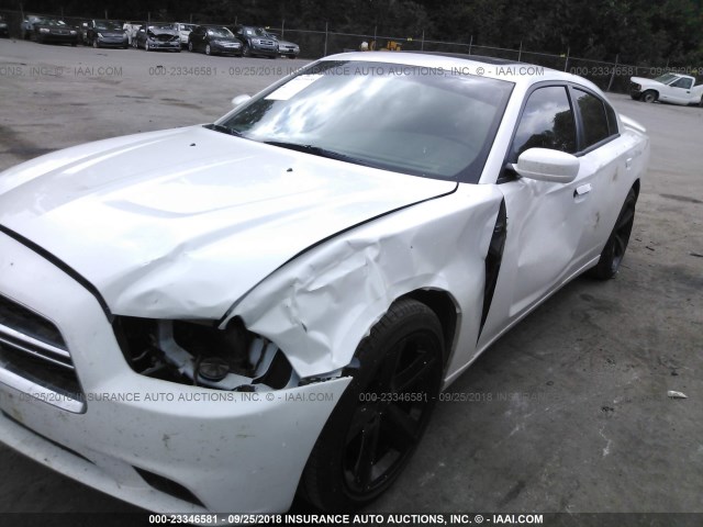 2C3CDXHG0EH180647 - 2014 DODGE CHARGER SXT WHITE photo 2