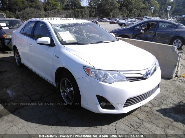 4T1BD1FK6CU032083 - 2012 TOYOTA CAMRY HYBRID/LE/XLE WHITE photo 1