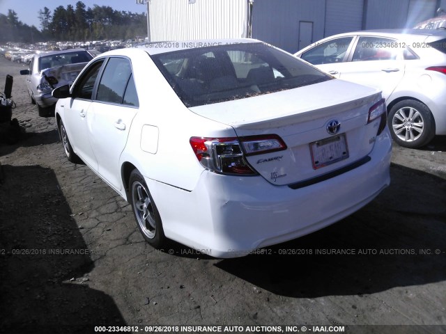 4T1BD1FK6CU032083 - 2012 TOYOTA CAMRY HYBRID/LE/XLE WHITE photo 3