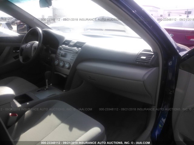 4T4BE46K38R033784 - 2008 TOYOTA CAMRY CE/LE/XLE/SE BLUE photo 5